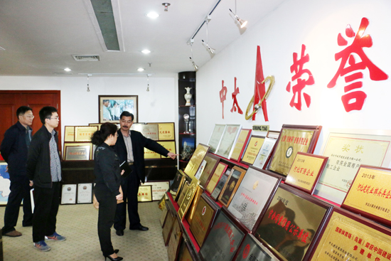 �ȷ�������ί������λ��(chu��ng)�����˽M�����F(tu��n)��˾�z�鿼��������λ��(chu��ng)������